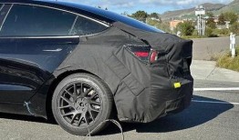 爆料最新model3,性能升级，智能进化，特斯拉再掀汽车革命浪潮